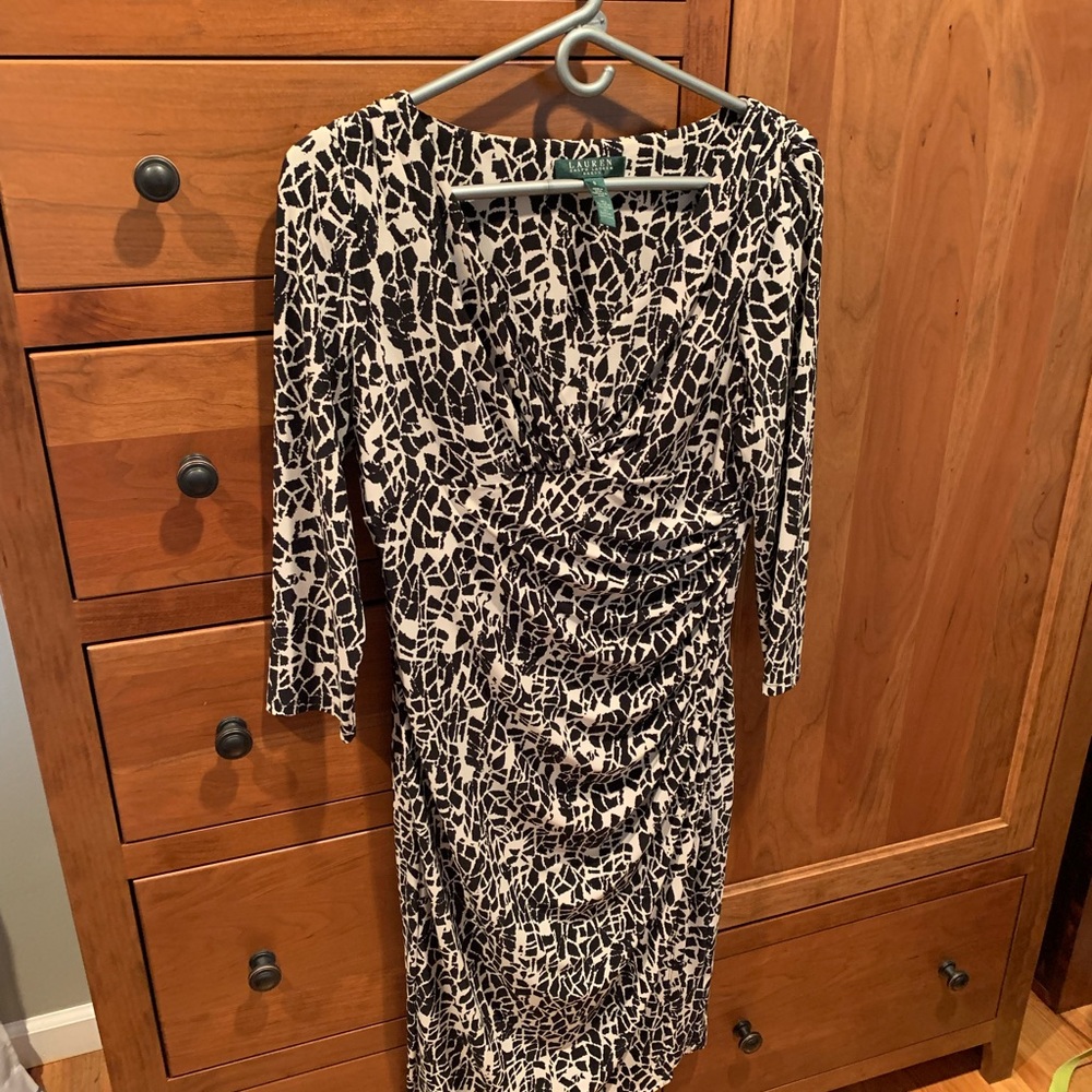Dress by Calvin Klein - 3/4 sleeve - ruched side